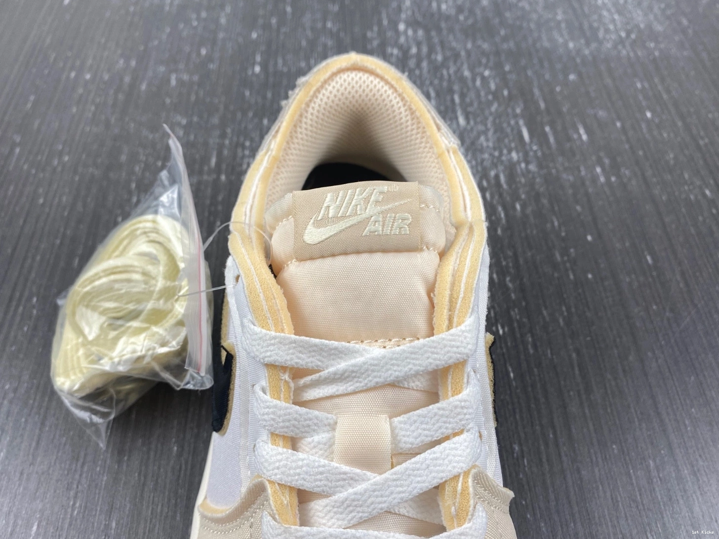 1 Low Jordan DV0982-100 Air 